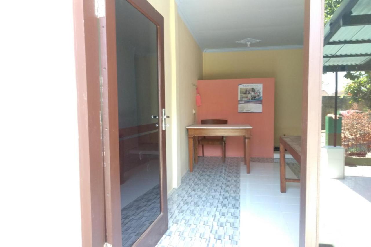 Kelapa Gading Homestay Syariah Redpartner Banyuwangi  Exterior foto