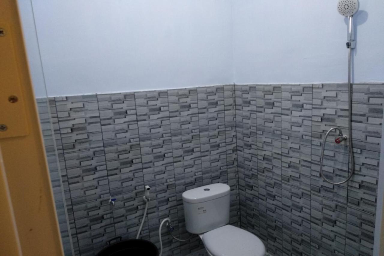 Kelapa Gading Homestay Syariah Redpartner Banyuwangi  Exterior foto