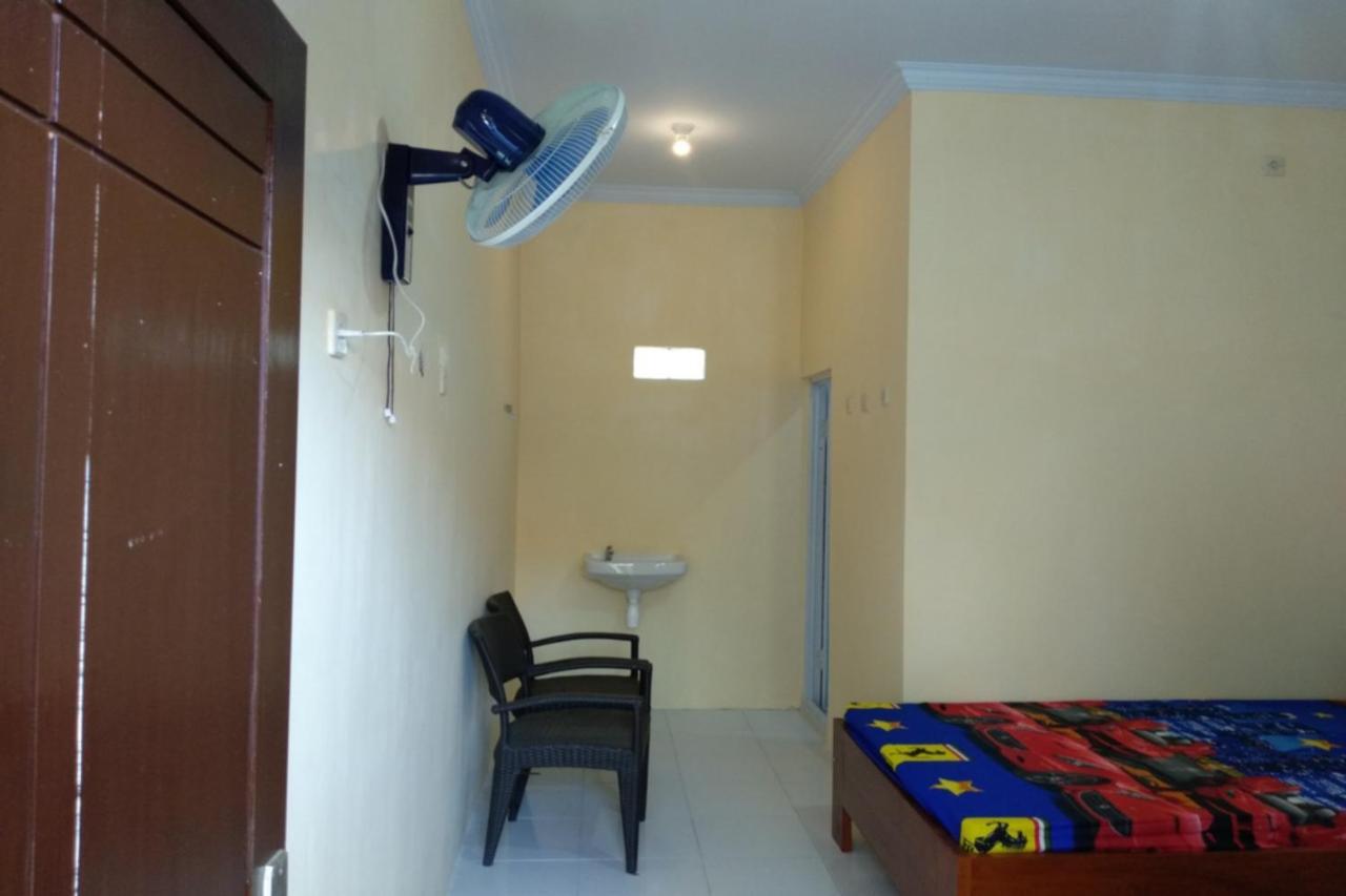 Kelapa Gading Homestay Syariah Redpartner Banyuwangi  Exterior foto