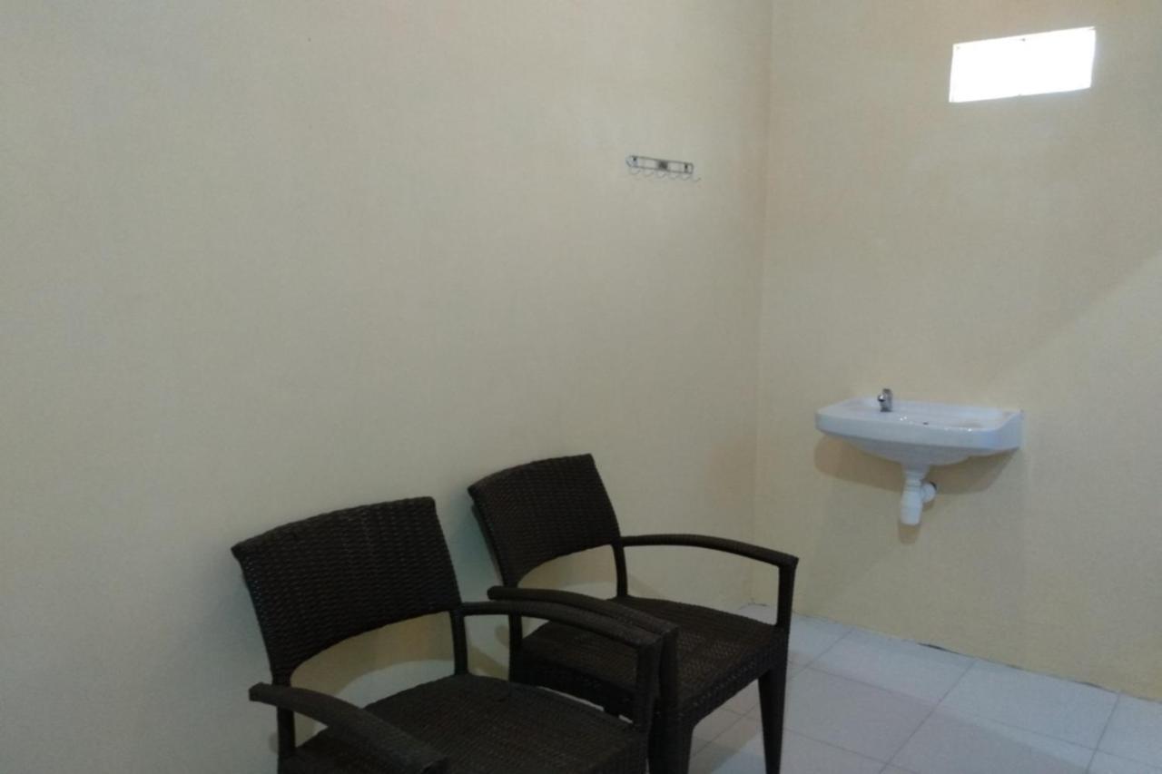 Kelapa Gading Homestay Syariah Redpartner Banyuwangi  Exterior foto